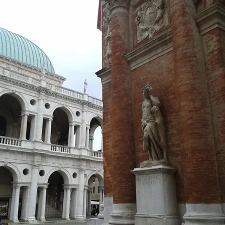 维斯恩兹萨洛克住宿加早餐酒店 3* 维琴察